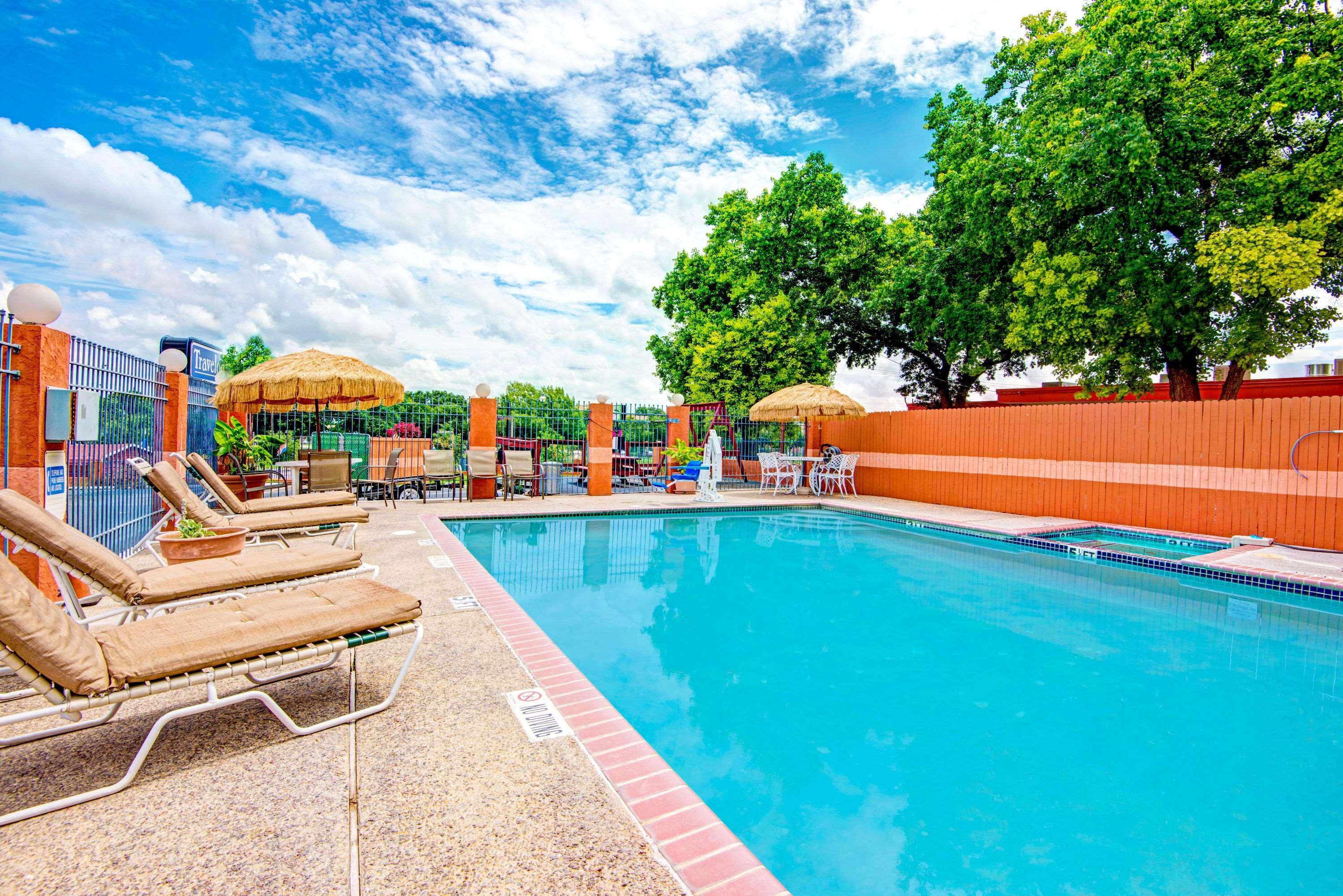 Econo Lodge Inn & Suites Near Lackland Afb San Antonio Eksteriør billede