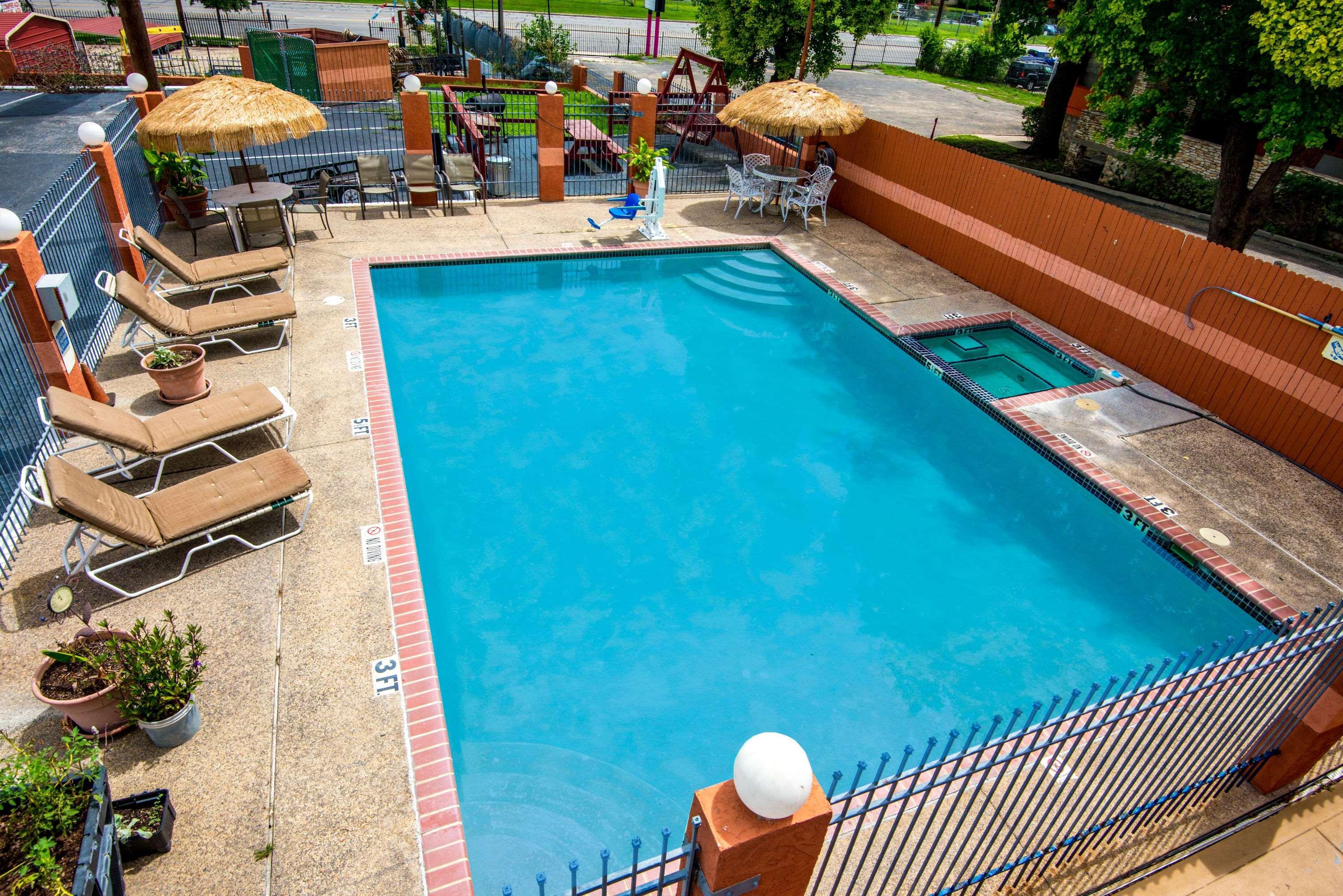 Econo Lodge Inn & Suites Near Lackland Afb San Antonio Eksteriør billede