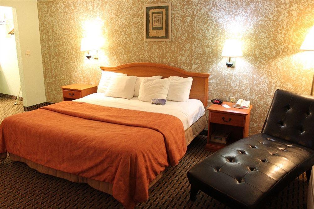 Econo Lodge Inn & Suites Near Lackland Afb San Antonio Eksteriør billede